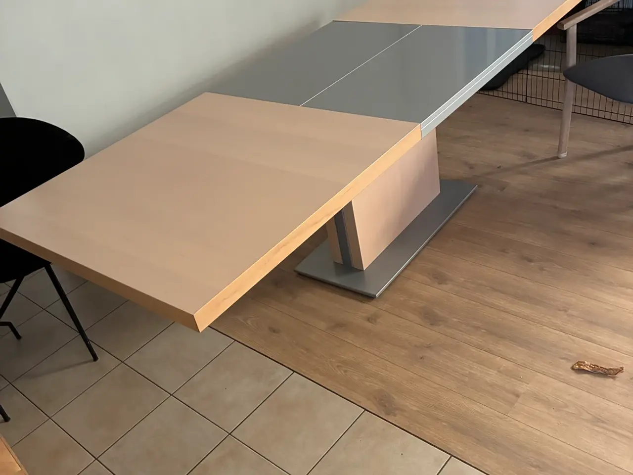 Billede 3 - Stort spisebord i god kvalitet 