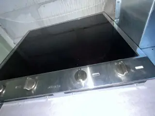 Glaskeramisk kogeplade med induktion