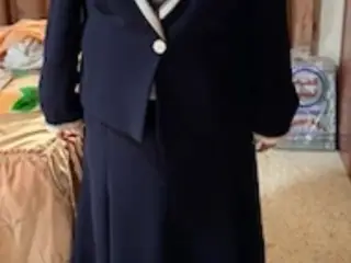 Sæt af blazere, top og lang nederdel