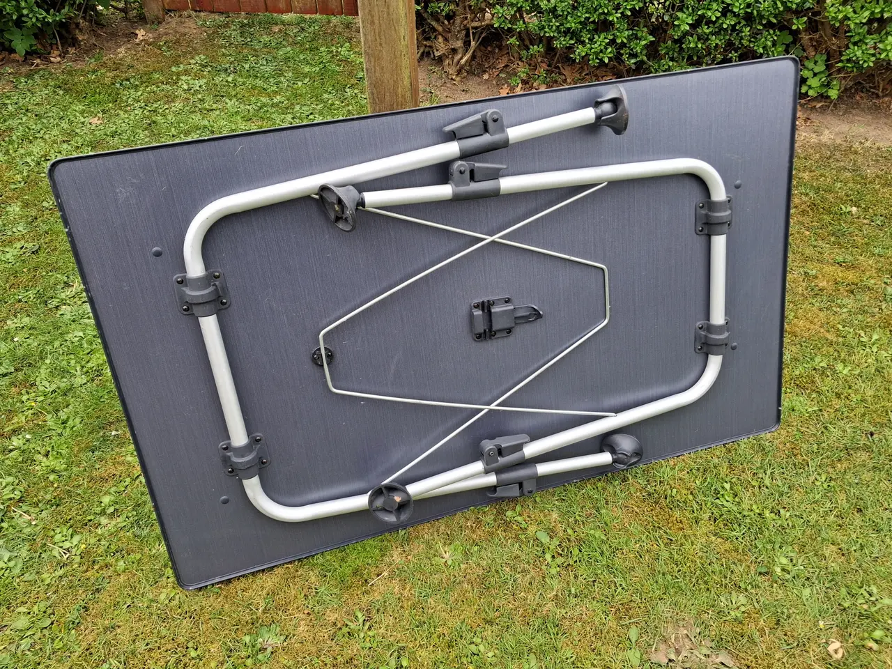 Billede 2 - Stabilt rejse campingbord