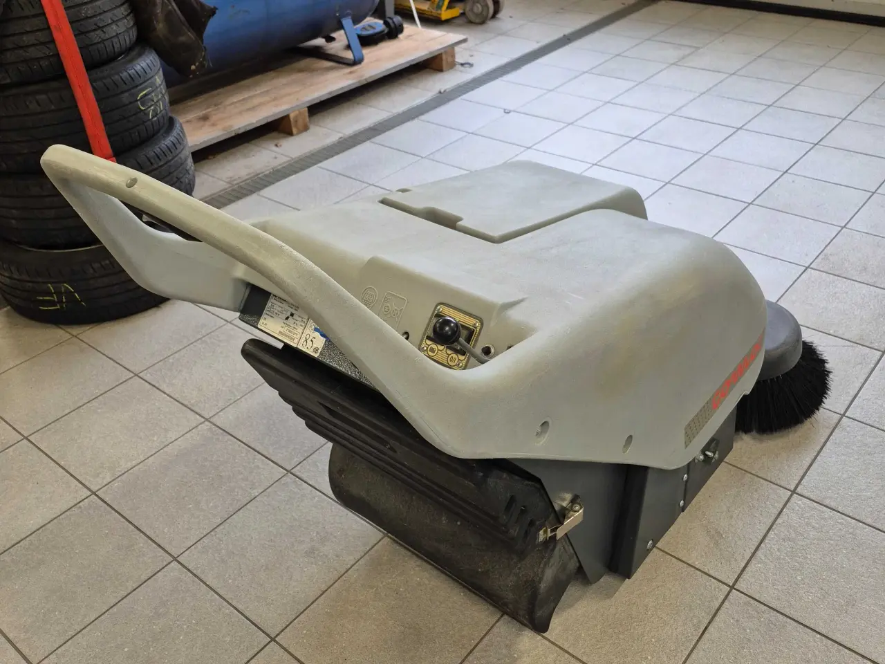 Billede 4 - Gulvfejemaskine comac cs 50 bt