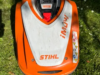 Robot plæneklipper + doggingstation med soltag