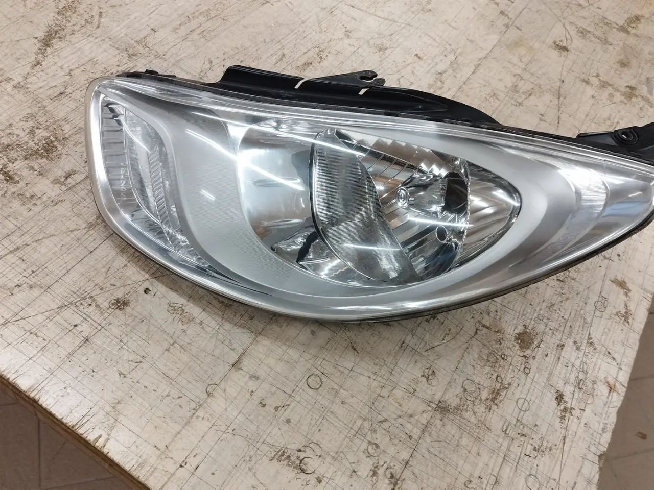 Billede 3 - Venstre forlygte hyundai i10 2012
