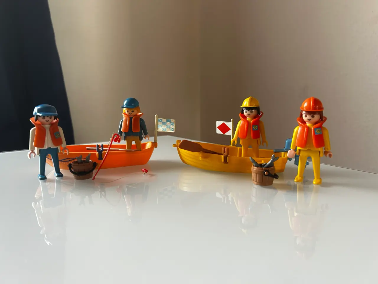Billede 1 - Playmobil to fiskebåd med figurer