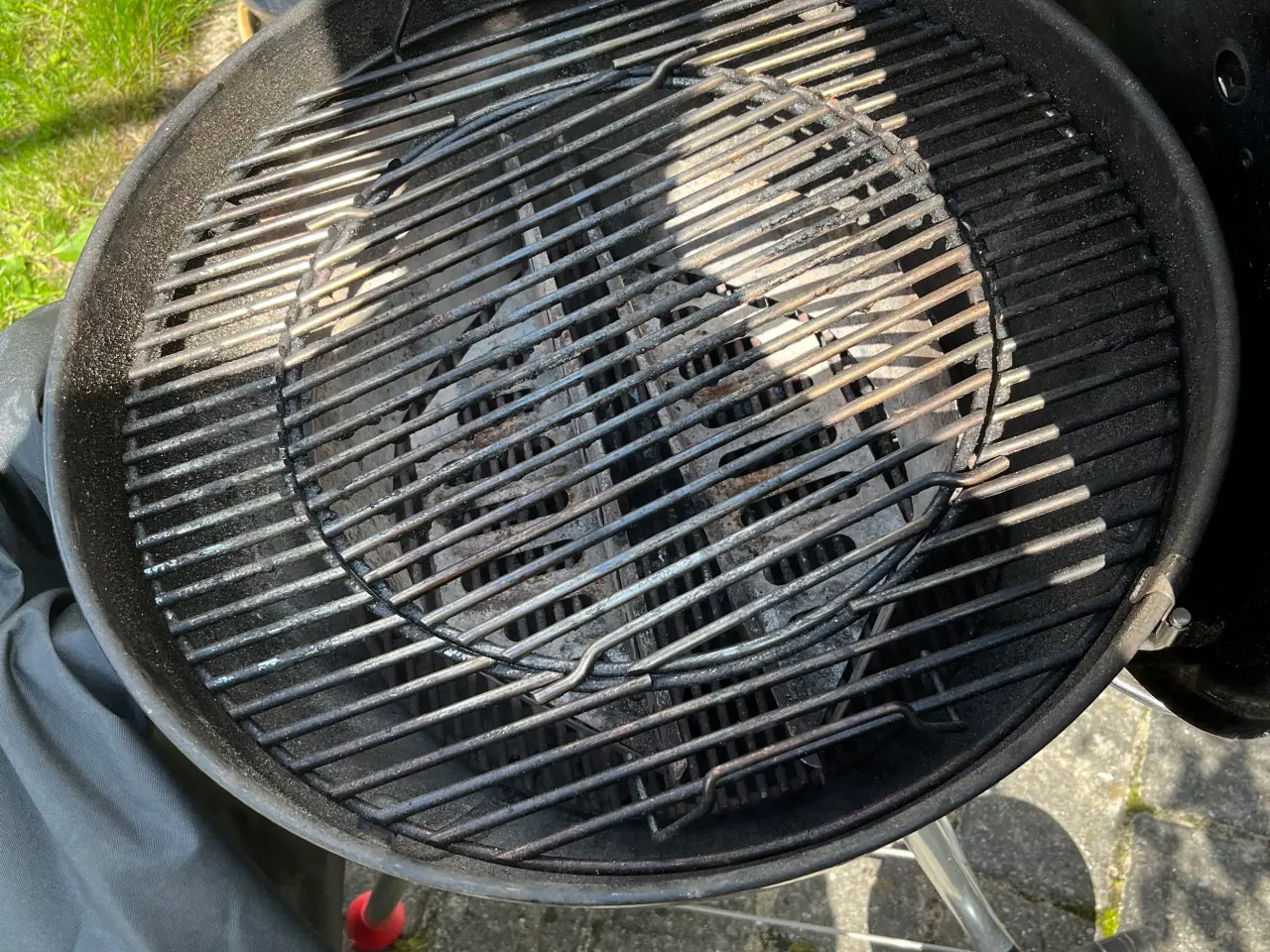 Billede 3 - Velholdt Weber kuglegrill 47cm i diameter