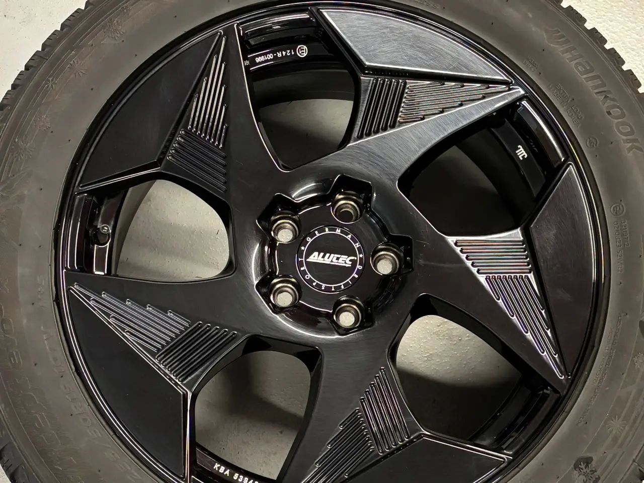 Billede 3 - 4 stk. 19” Alutec Solar fælge med Vinterdæk