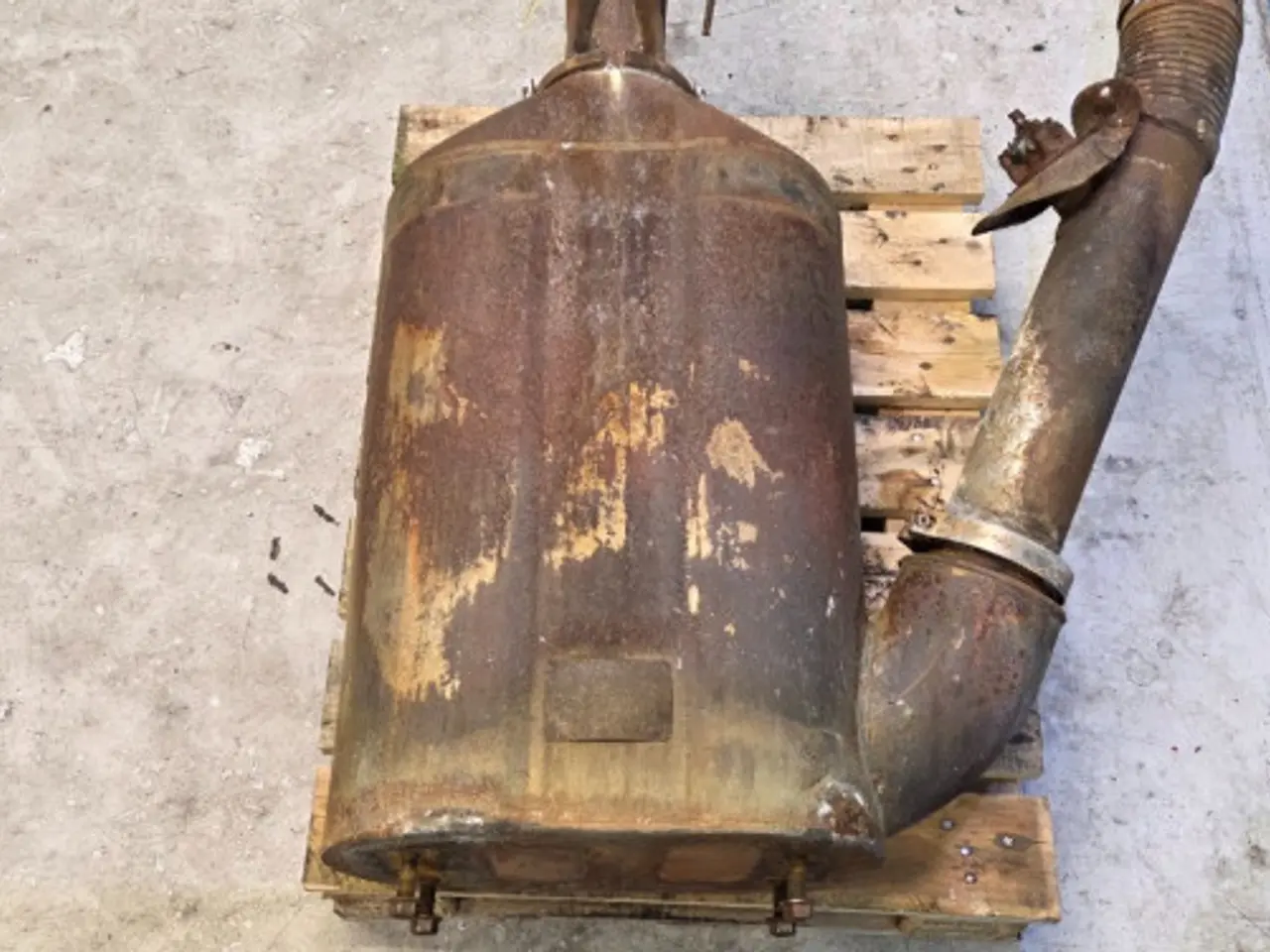 Billede 10 - New Holland T6.175 Lyddæmper 47828013