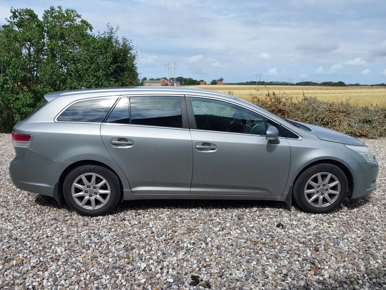 Billede 2 - Avensis 2.0 D stw med 1 år til syn 22-07-2027