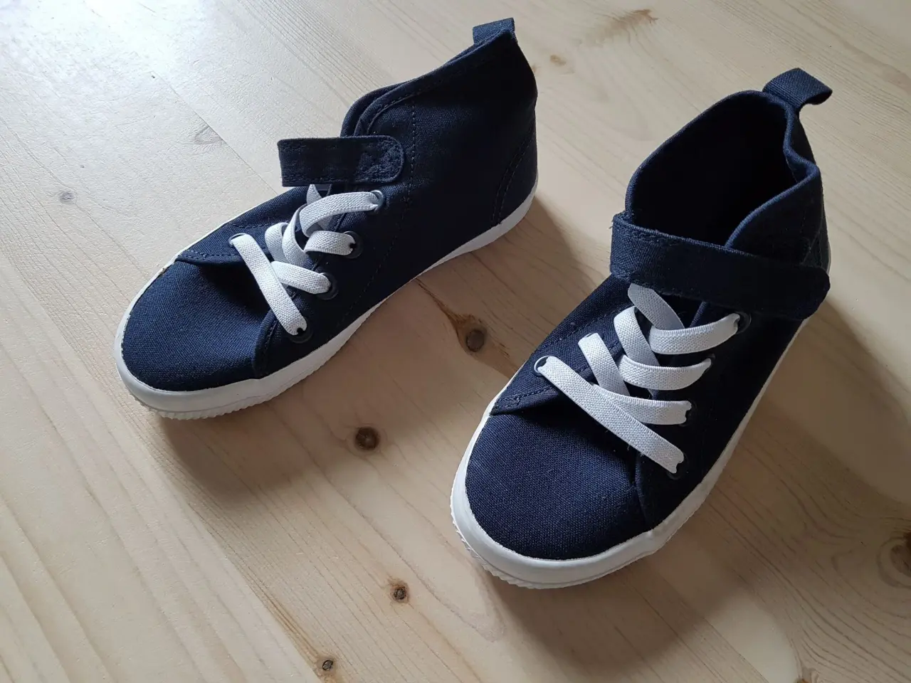 Billede 2 - NYE sneakers - str 28