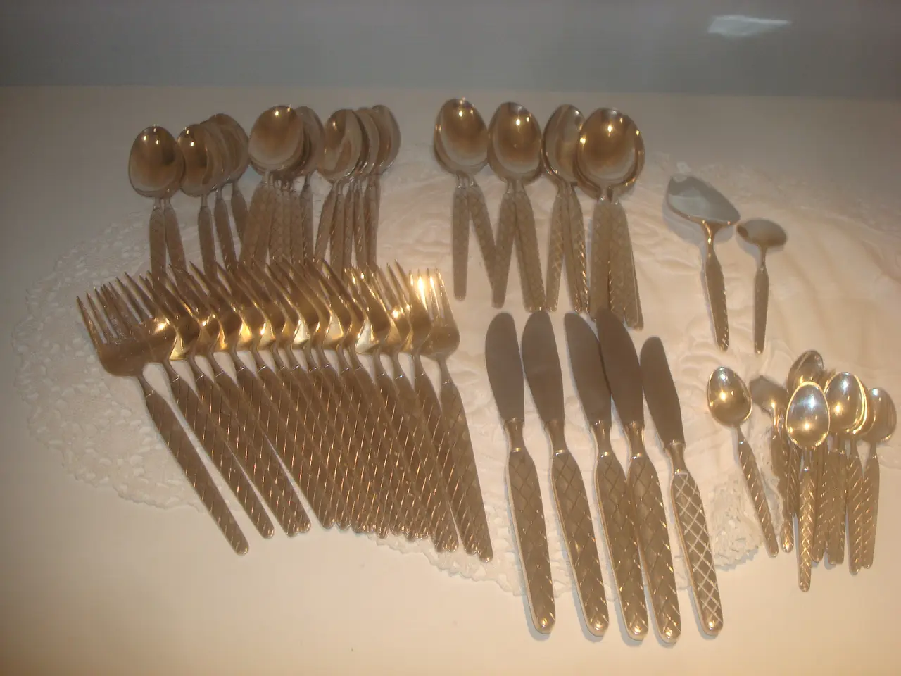 Billede 1 - HARLEKIN SØLVPLET, KNIVE, DESSERTSKEER, KAGESPADE 