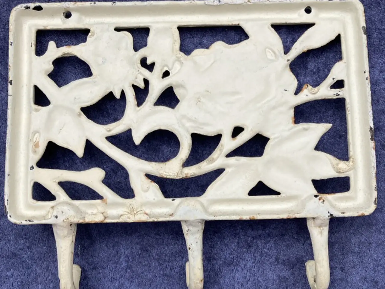 Billede 1 - Knage i smedejern med blomster ornamentik