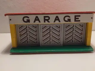 Lille træ garage fra tyske Tofa prod. 1967.