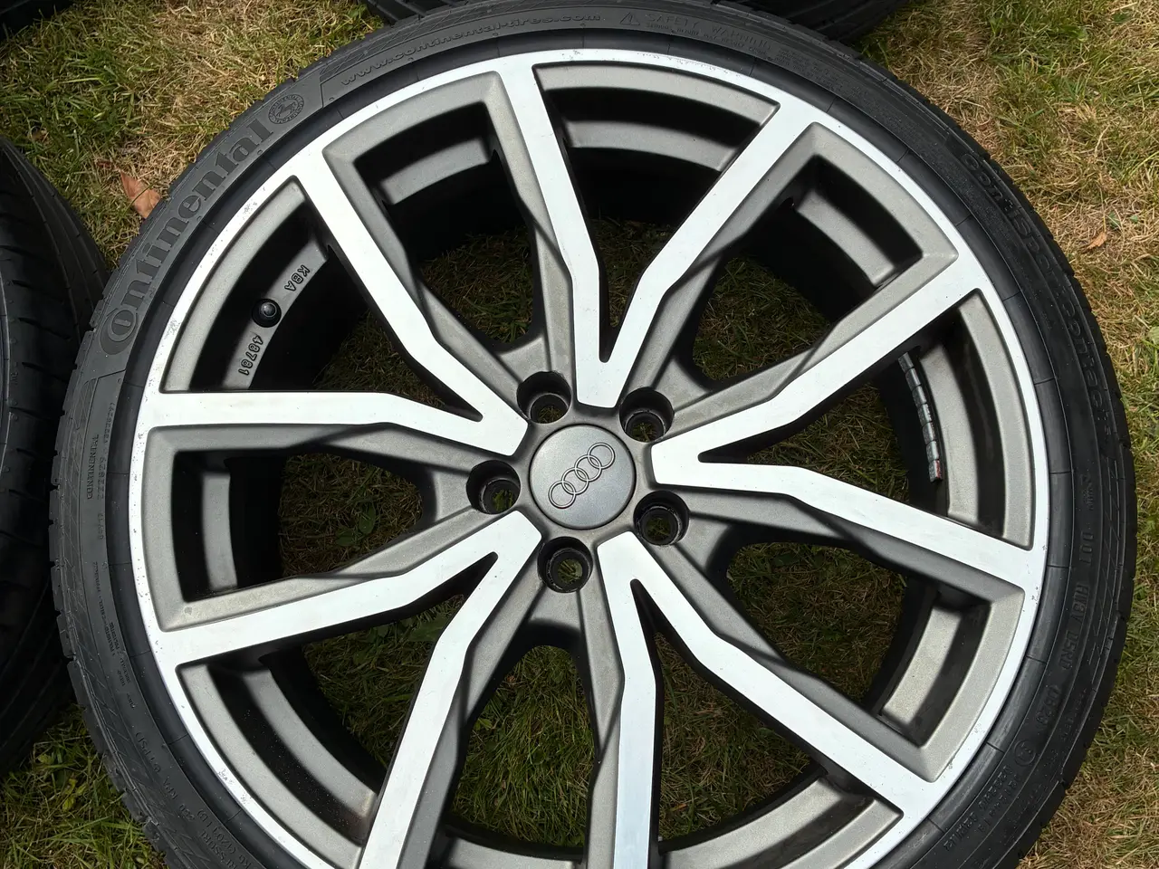 Billede 1 - Audi fælge med Continental dæk