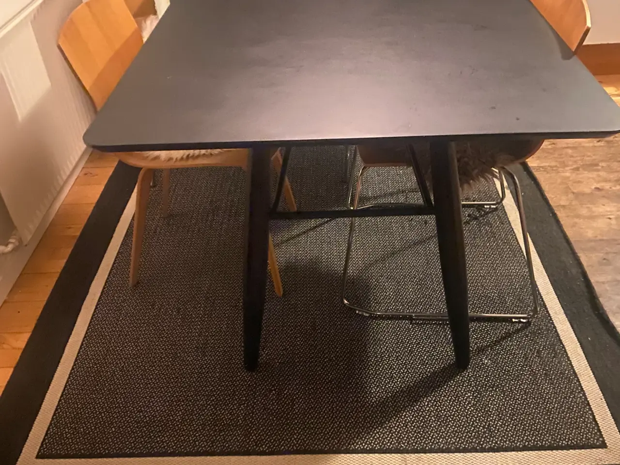 Billede 1 - Spisebord 