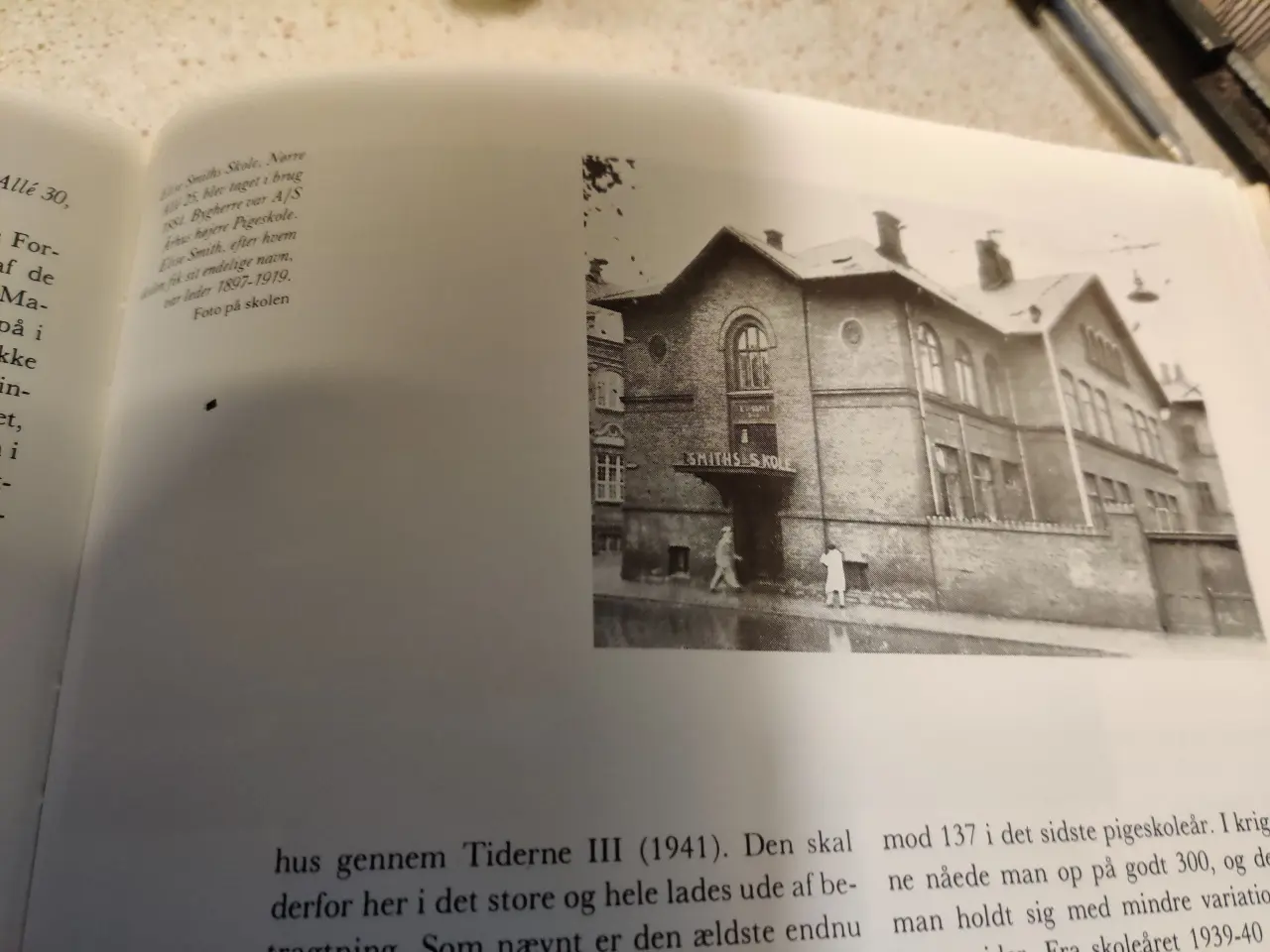 Billede 6 - Bog: Skole og skolegang i Aarhus 1930 - 1970