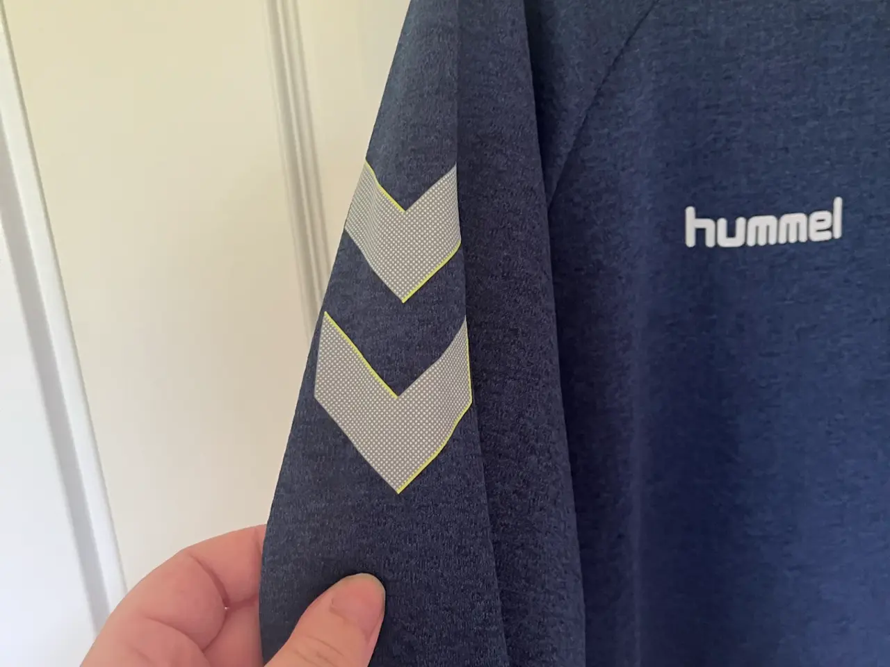 Billede 3 - Mørkeblå Hummel træningstrøje