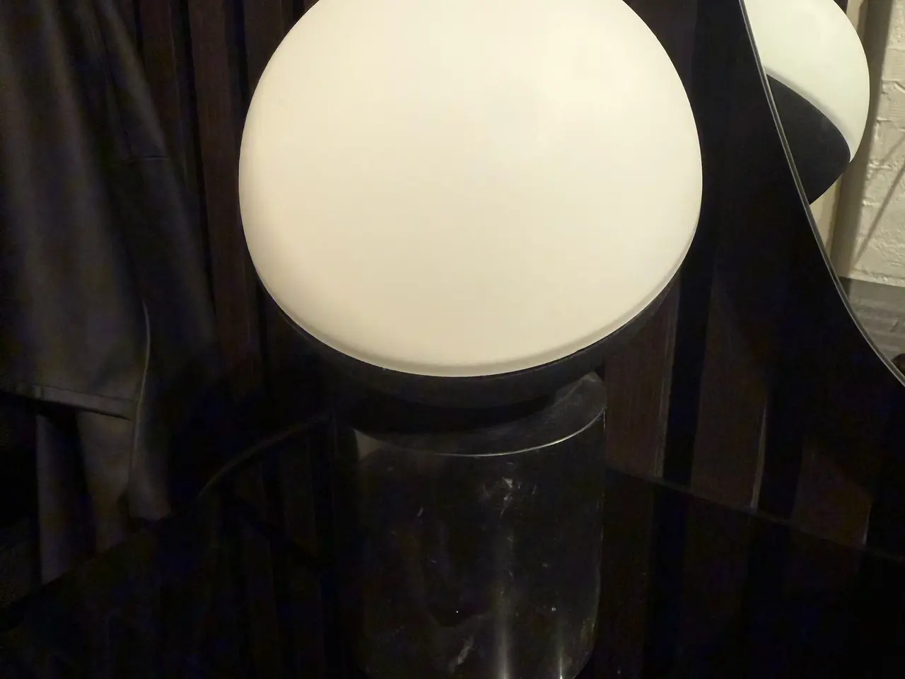Billede 3 - Lille bordlampe med sort marmorfod