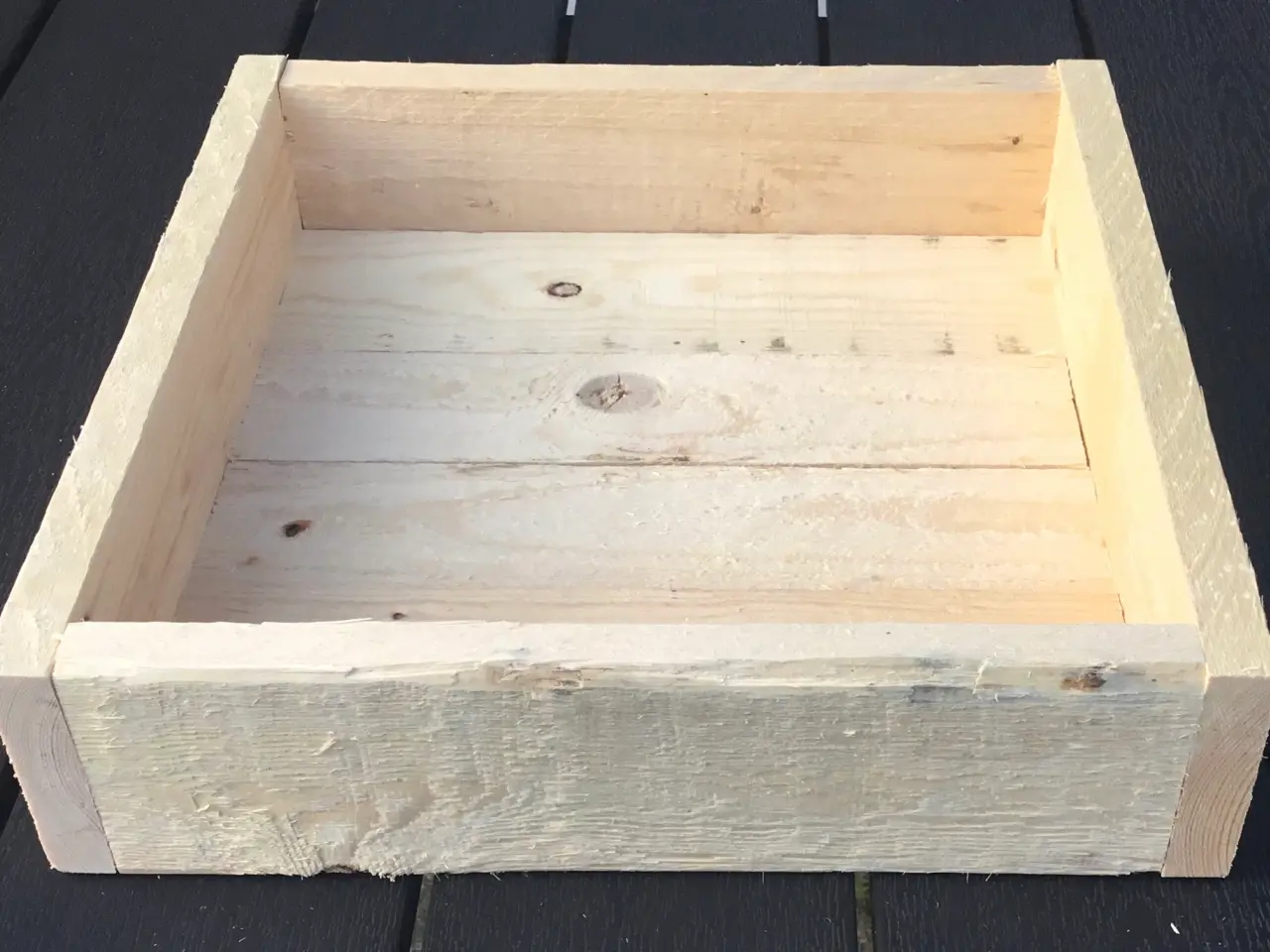 Billede 3 - Træ kasse / bakke i genbrugstræ fyr 30 x 30