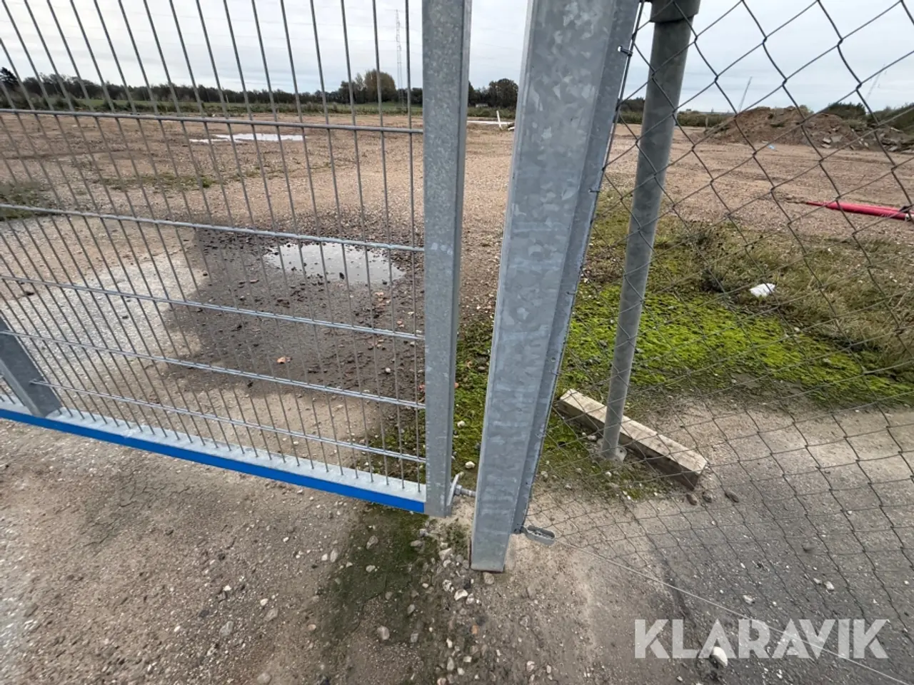 Billede 3 - Hegn med dør og porte, Ishøj, ca. 680 meter