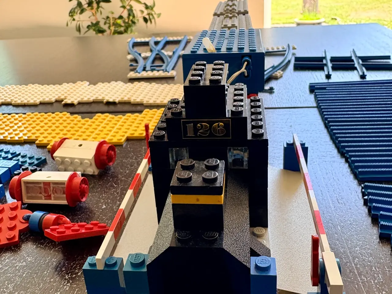 Billede 3 - LEGO 4,5V Tog, 1970 med motor, batterivogn m.m.