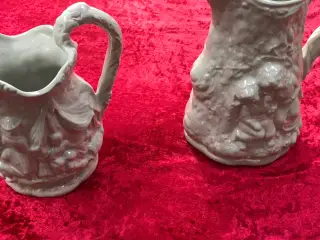 To porcelæns kander
