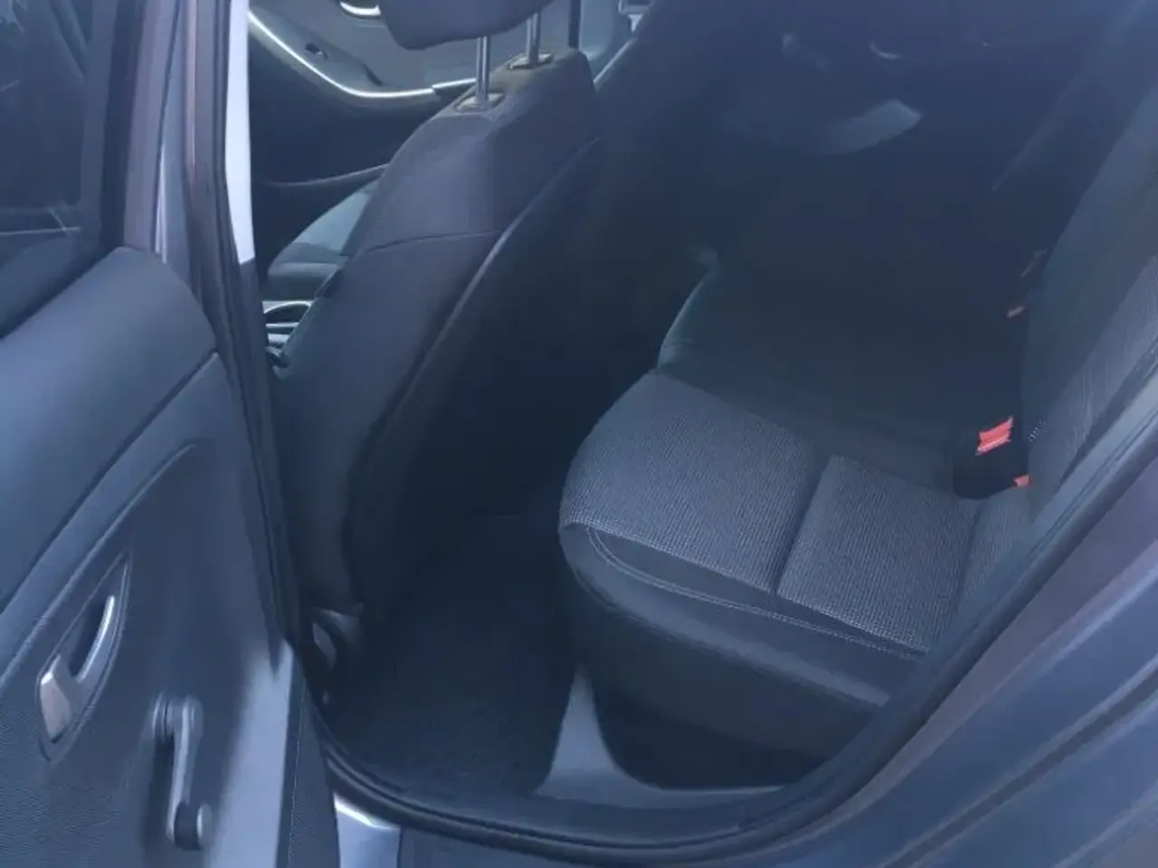 Billede 6 - Hyundai i30  Benzin Stc. Velholdt nysynet.