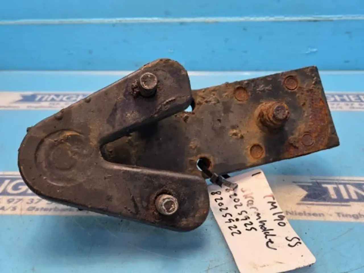 Billede 10 - New Holland TM190 Skærmholder 82025922