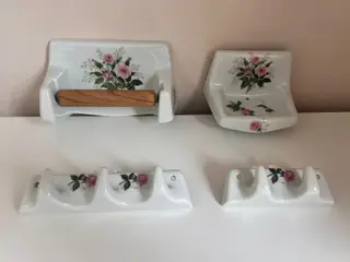 Smukt fransk vintage badeværelses sæt i porcelæn 