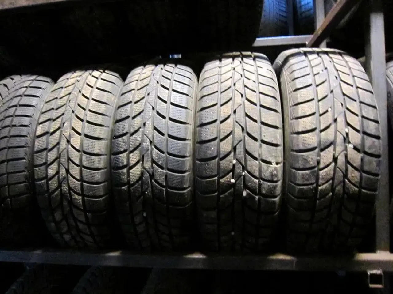 Billede 4 - 14"15"16"17 vinterdæk 30 sæt med masser af mønster