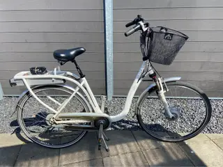 Marathon. 9 gear,28" hjul, 49cm. stel
