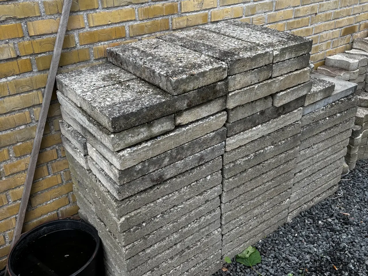 Billede 1 - Ca. 80 betonfliser (gratis afhentning)