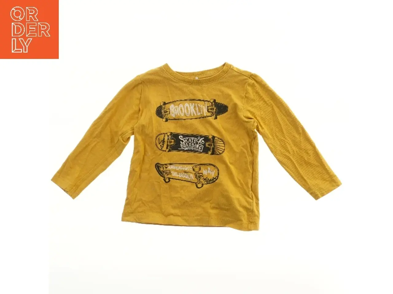 Billede 1 - Langærmet gul t-shirt fra name it med skateboardprint fra Name It (str. 92)