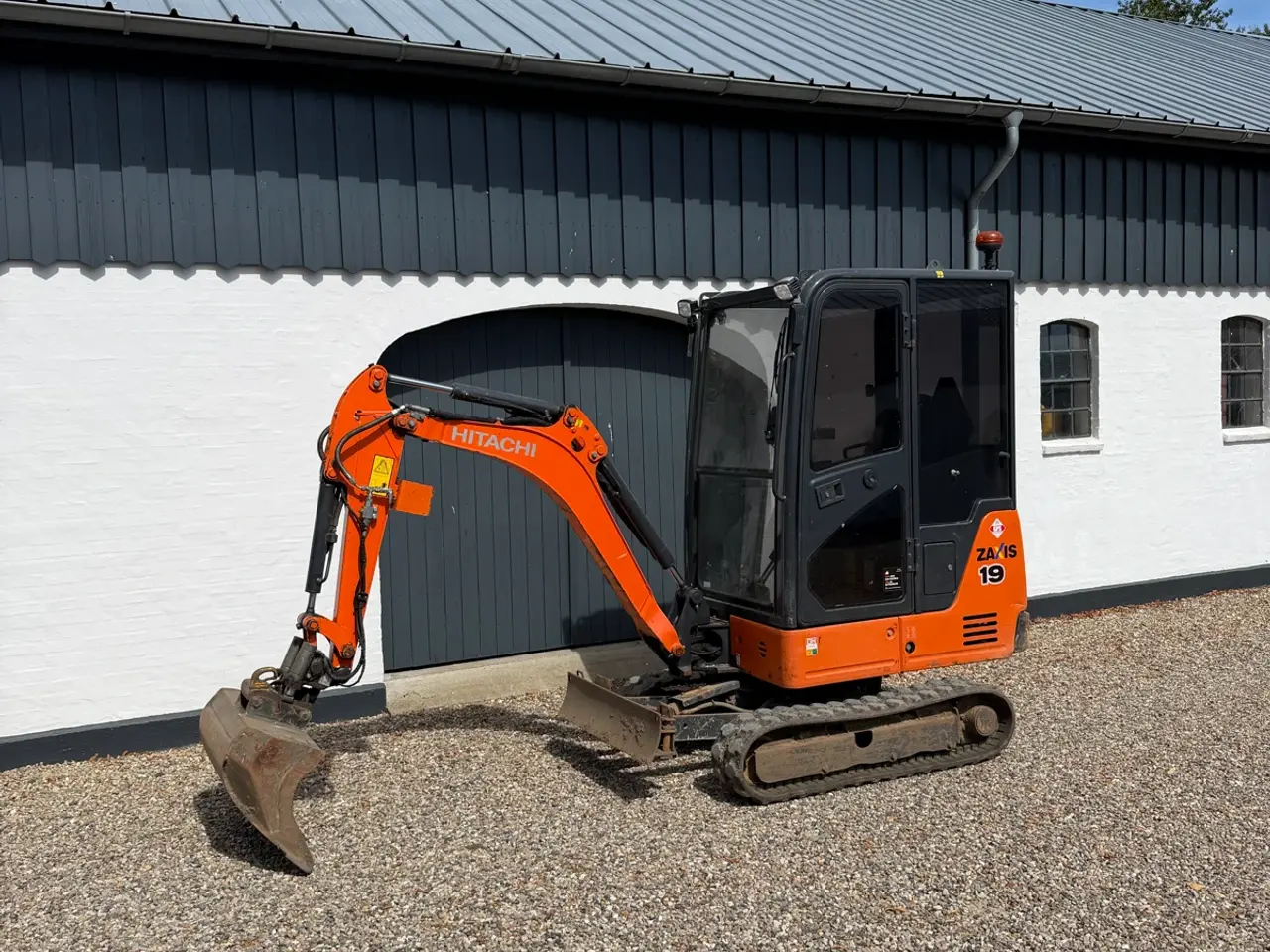 Billede 1 - Flot hitachi Minigraver sælges