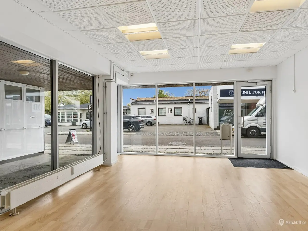 Billede 8 - Charmerende og lyst butikslokale med stor synlig facade