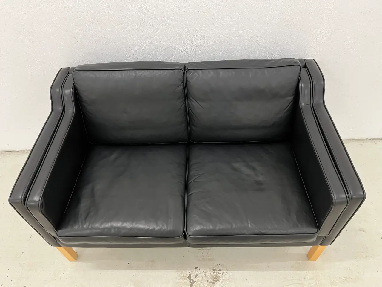 Billede 6 - Stouby Eva 2 Oers.Sofa i sort semianilin læder.