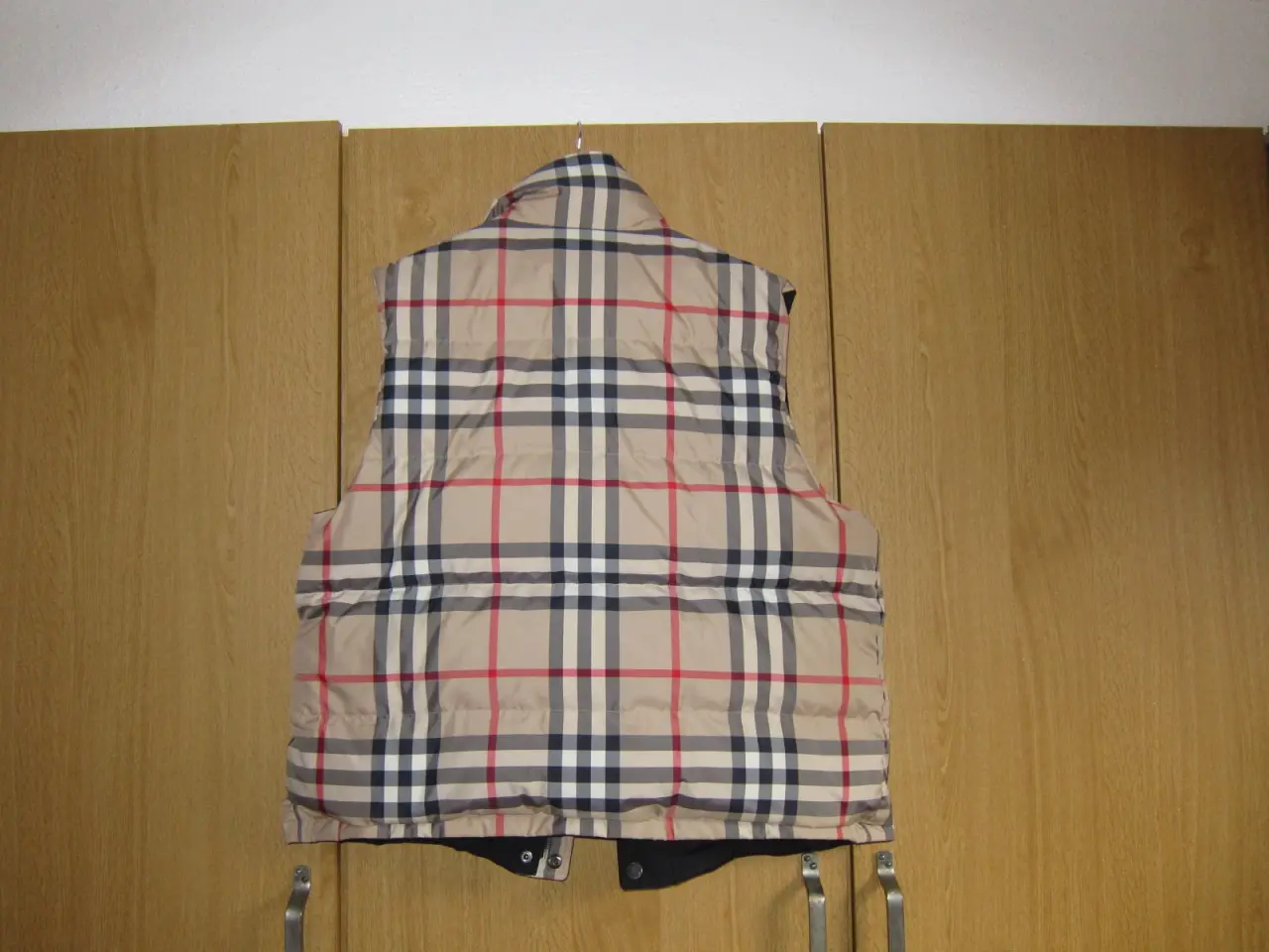 Billede 2 - Burberry venbar dunvest.