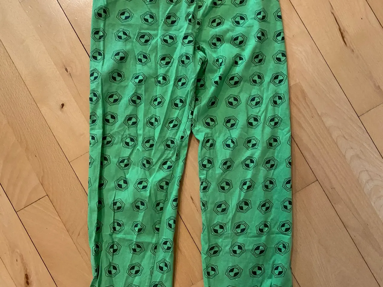Billede 3 - Ben10 Nattøj Str. 140-152 (9-12år) H&M bluse