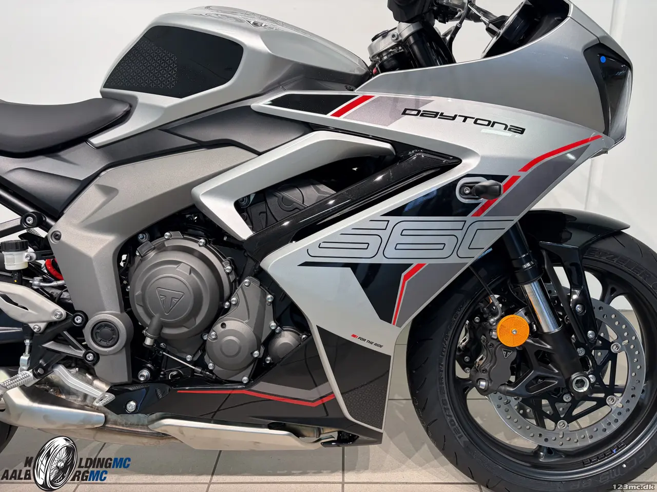 Billede 5 - Triumph Daytona 660 ALUMINIUM SILVER/SAPPHIRE BLACK