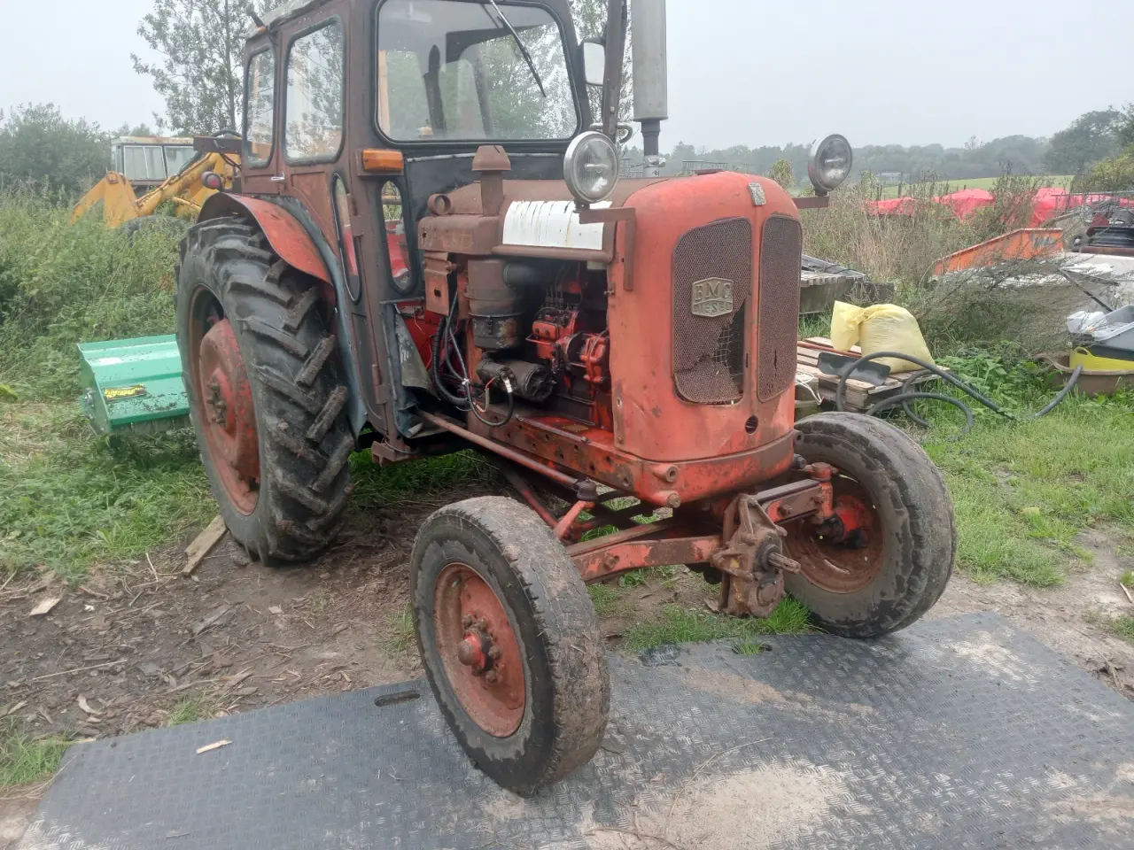 Billede 1 - Traktor køre og starter fint