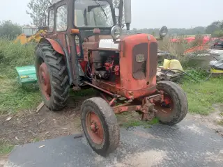 Traktor køre og starter fint