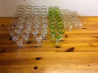 65 Lyngby glas uden måge men med guldkant