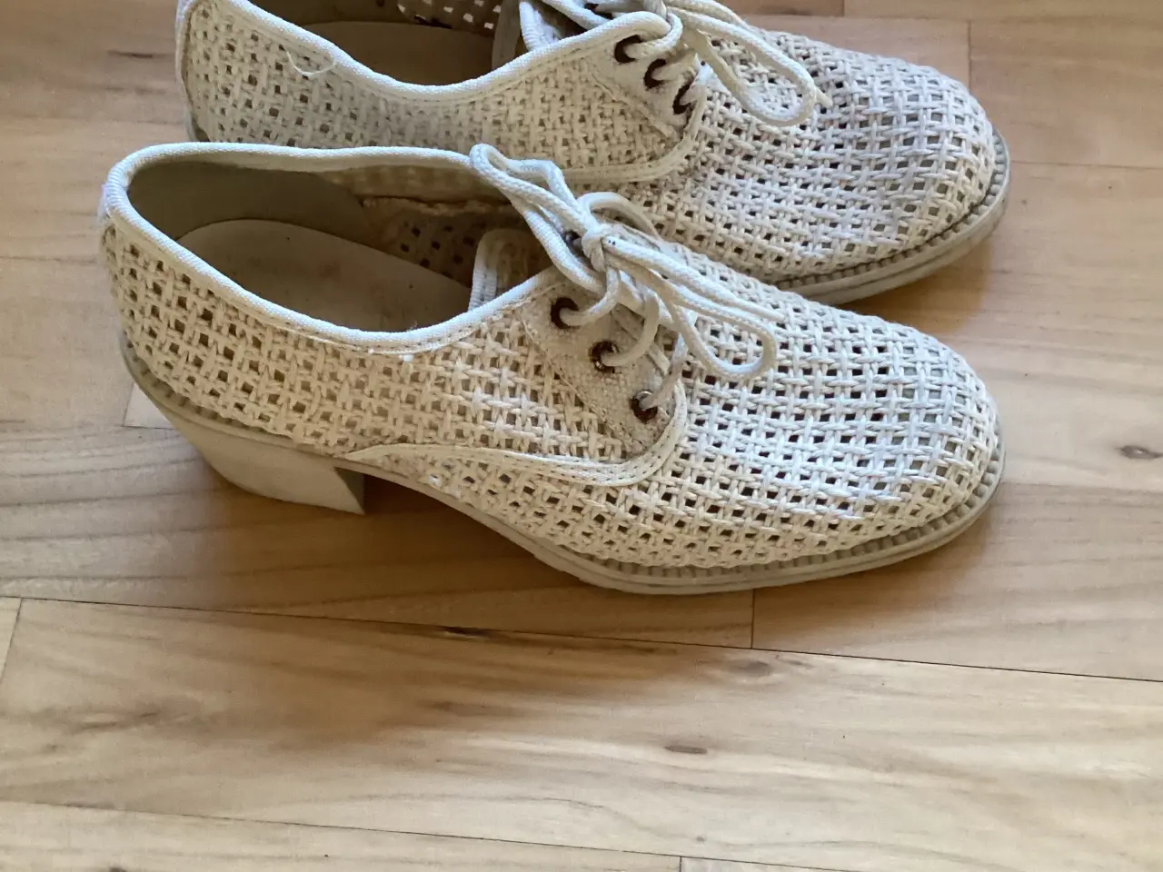 Billede 3 - Retro sko i lys beige
