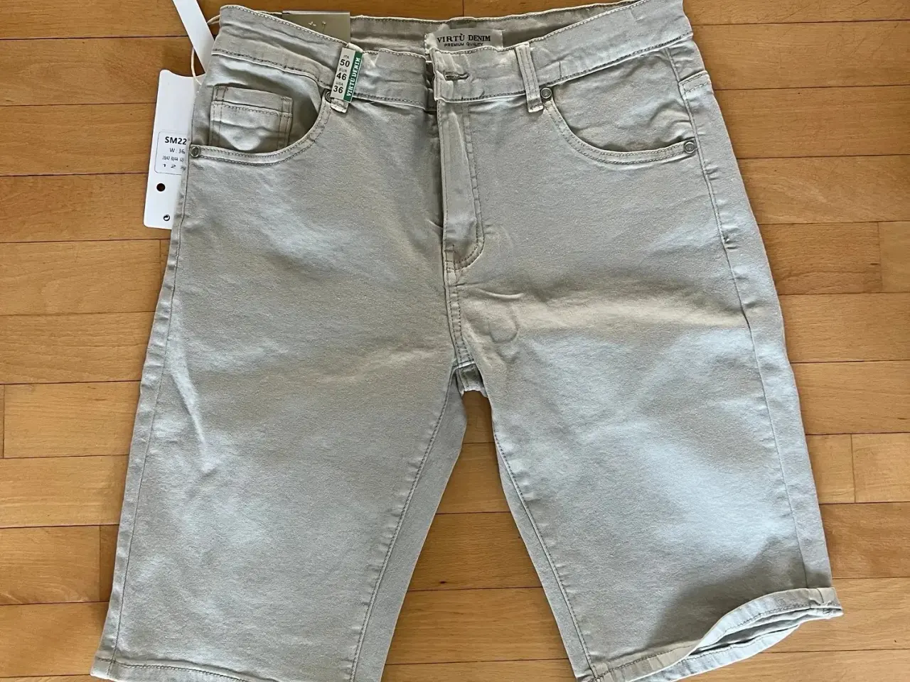 Billede 1 - Virtu Denim beige shorts m en smule stretch.Str 36