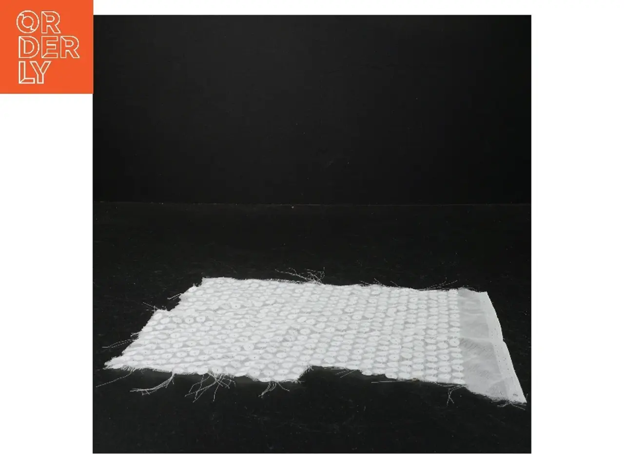 Billede 2 - hvidt prikket tekstil (str. 26 x 20 cm)