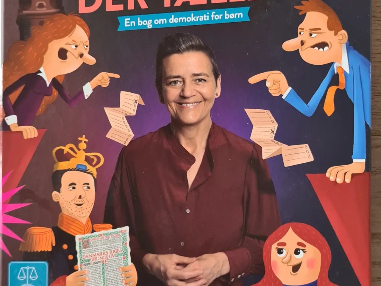 Billede 1 - Margrethe Vestager - en bog om demokrati for børn