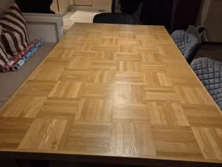 Håndlavet spisebord