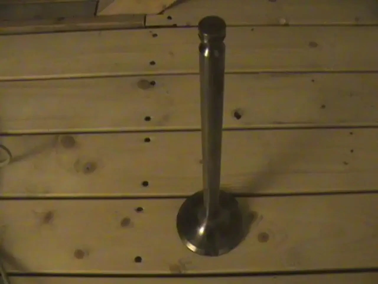 Billede 1 - Tung metal køkkenrulleholder