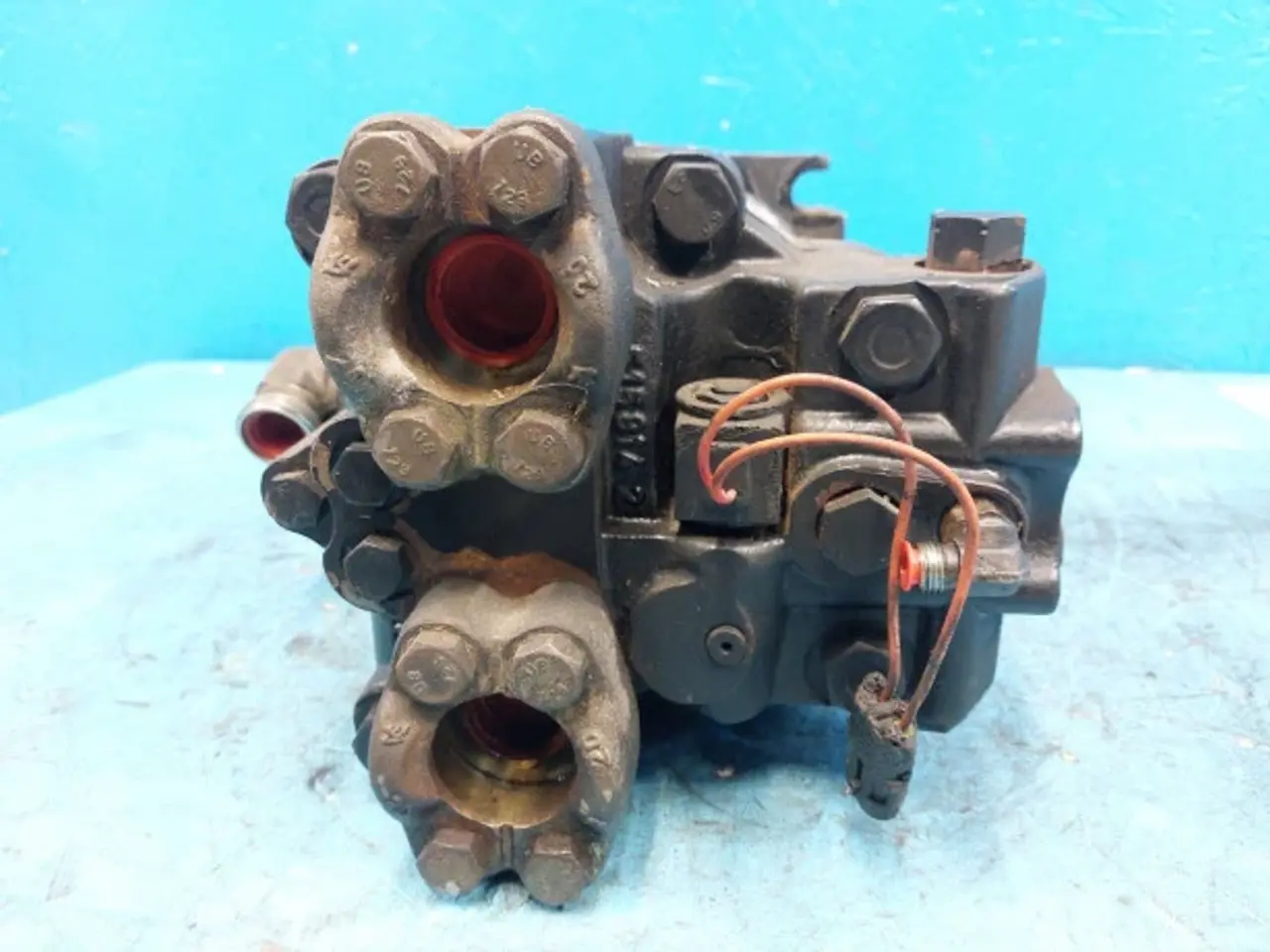 Billede 4 - New Holland CR9080 Hydrostat Motor 84819681
