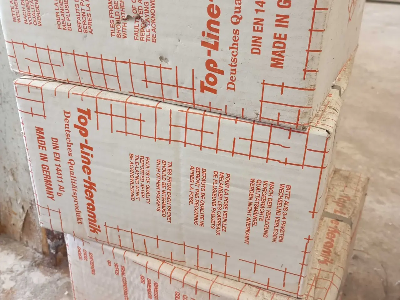 Billede 5 - Koksgrå fliser til gulv og væg. 6 m2