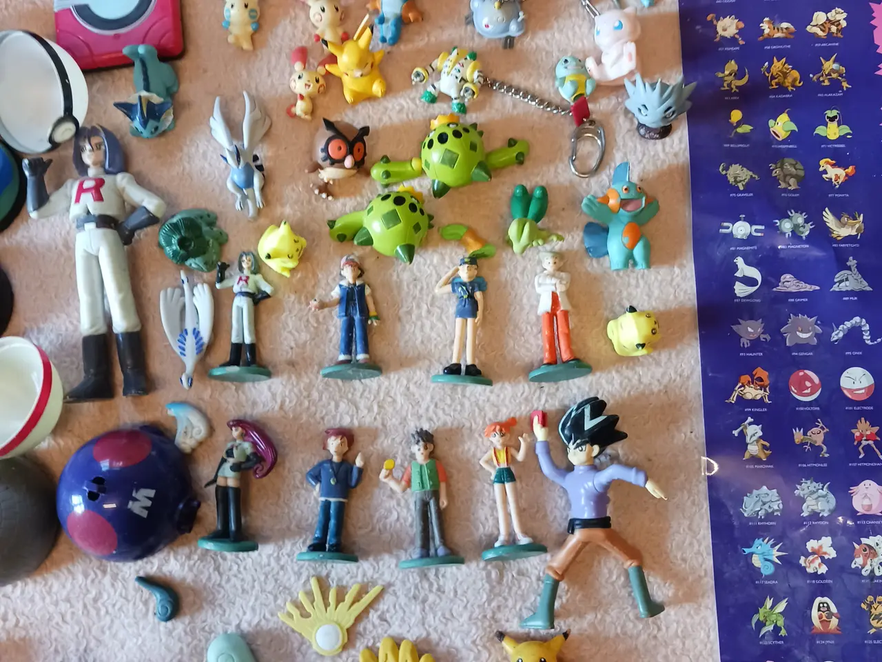 Billede 14 - Pokemon figur, plakat og kort (ca. 16)